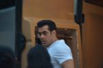 Salman Khan snapped at Mehboob in Mumbai on 4th Jan 2014